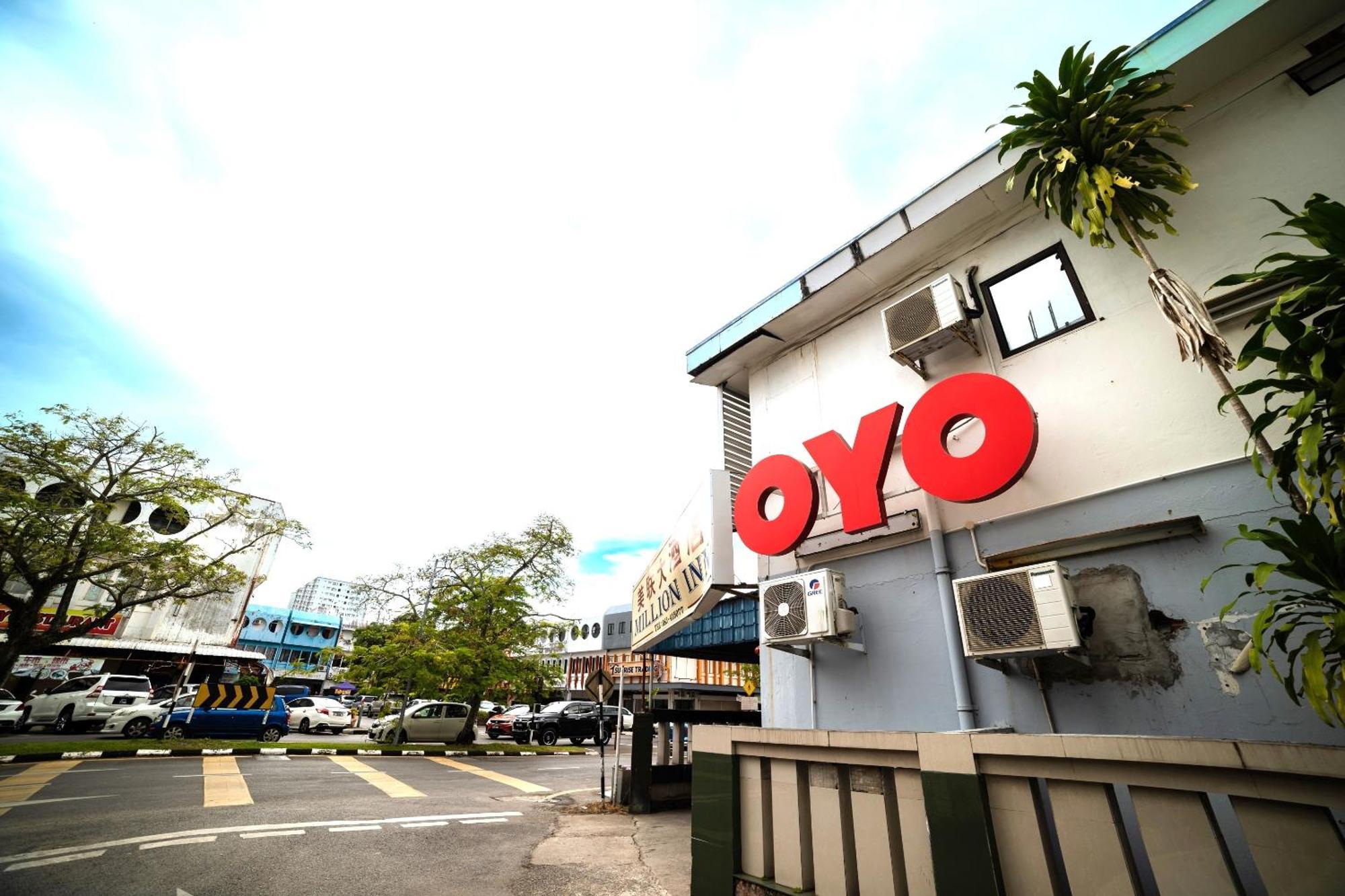 Oyo 90208 Milion Inn Miri Exterior photo